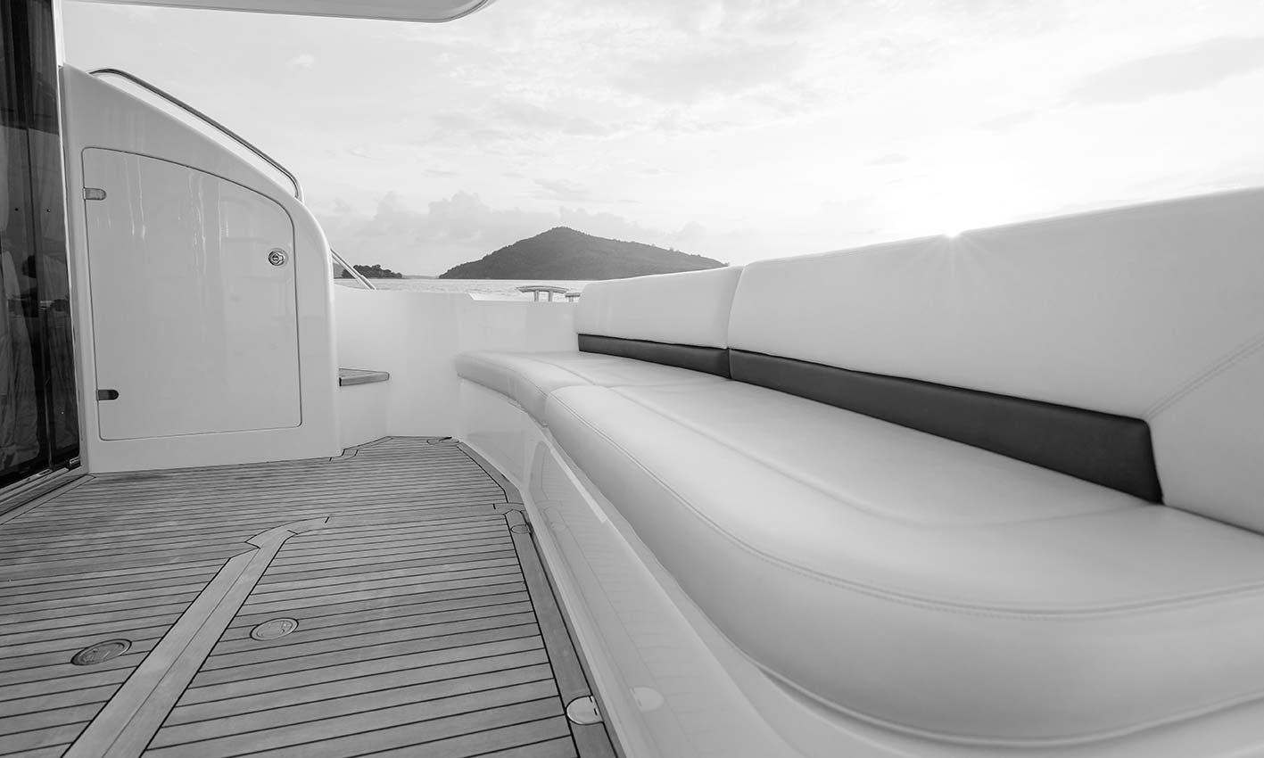 installazione divano yacht